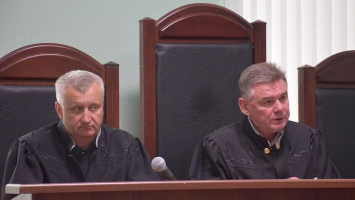 Адвокаты требуют оправдать обвиняемого в стрельбе в Марксе Адвокаты требуют оправдать обвиняемого в стрельбе в Марксе