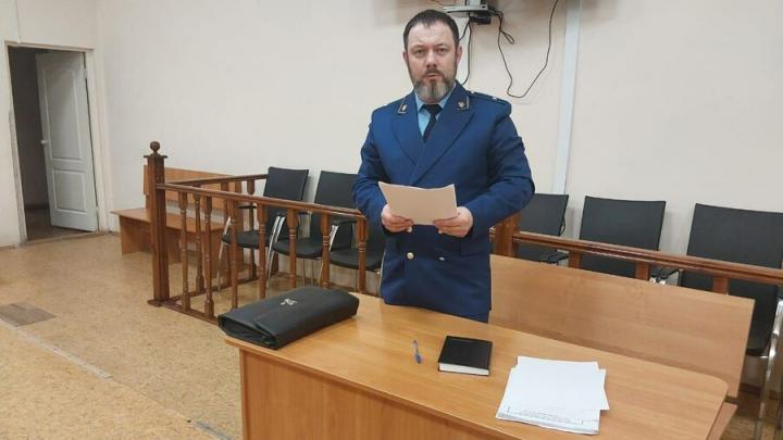 В Энгельсе суд отправил хулиганов на принудительные работы В Энгельсе суд отправил хулиганов на принудительные работы