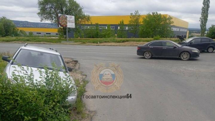 Столкновение на Московском шоссе в Саратове: водитель «Лады» госпитализирован Столкновение на Московском шоссе в Саратове: водитель «Лады» госпитализирован