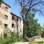 Аварийный дом у храма сносят в Заводском районе Саратова Аварийный дом у храма сносят в Заводском районе Саратова