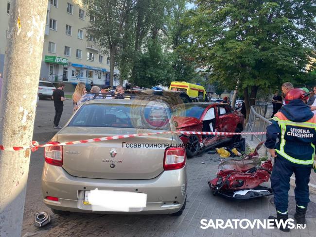 Смертельное ДТП на Белоглинской: девушка погибла под колёсами в массовой аварии| ВИДЕО Смертельное ДТП на Белоглинской: девушка погибла под колёсами в массовой аварии| ВИДЕО
