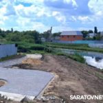 В Калининске обустраивают берег реки Баланды: здесь появятся пляж, фудкорт и амфитеатры В Калининске обустраивают берег реки Баланды: здесь появятся пляж, фудкорт и амфитеатры