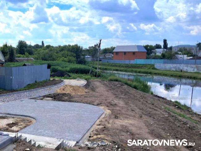 В Калининске обустраивают берег реки Баланды: здесь появятся пляж, фудкорт и амфитеатры В Калининске обустраивают берег реки Баланды: здесь появятся пляж, фудкорт и амфитеатры