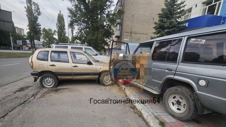 Трагедия на проспекте Строителей: мужчина умер за рулём и протаранил четыре машины Трагедия на проспекте Строителей: мужчина умер за рулём и протаранил четыре машины