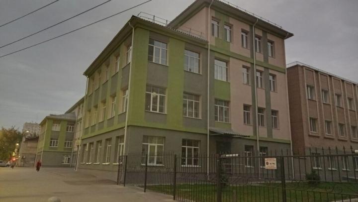 В Саратове отремонтируют дворы 12 школ до сентября В Саратове отремонтируют дворы 12 школ до сентября
