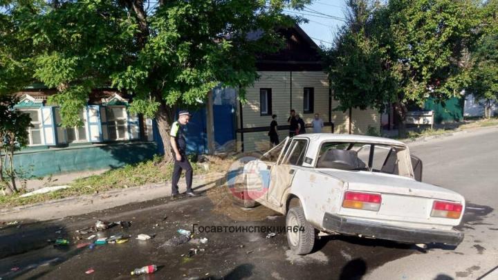 На 1-й Садовой в Саратове перевернулась «семёрка»: молодой водитель в больнице На 1-й Садовой в Саратове перевернулась «семёрка»: молодой водитель в больнице