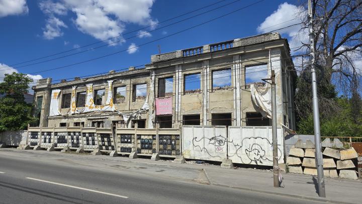 В Заводском районе Саратова снесли 17 аварийных домов — участки отдадут под скверы и соцобъекты В Заводском районе Саратова снесли 17 аварийных домов — участки отдадут под скверы и соцобъекты