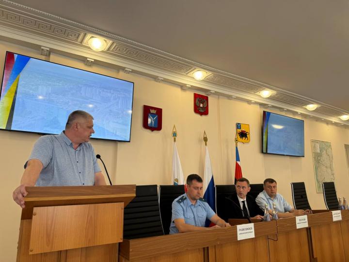 Энгельс начал подготовку к зиме: власти обсудили отопительный сезон с прокуратурой Энгельс начал подготовку к зиме: власти обсудили отопительный сезон с прокуратурой
