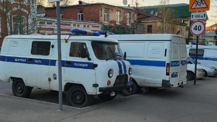 Семейный конфликт с тяжелыми последствиями: в Саратове внук нанес травмы 86-летней бабушке Семейный конфликт с тяжелыми последствиями: в Саратове внук нанес травмы 86-летней бабушке