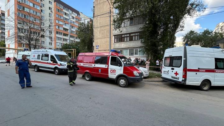 Более 100 спасателей привлечено к ликвидации последствий взрыва на Блинова в Саратове Более 100 спасателей привлечено к ликвидации последствий взрыва на Блинова в Саратове