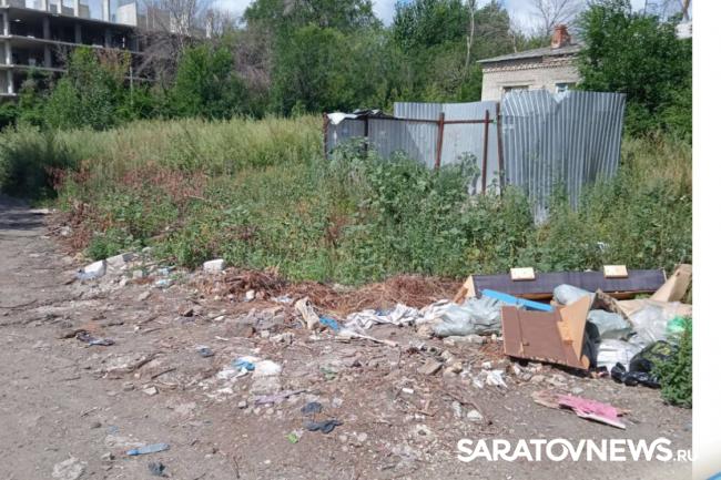 В Заводском районе Саратова много переполненных мусорных площадок В Заводском районе Саратова много переполненных мусорных площадок