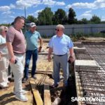 Депутат Воробьев: в Калининске строят модульный спортивный зал для детских бесплатных секций и соревнований