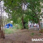 Атака беспилотников в Саратовской области: у повреждённых домов продолжается ликвидация последствий