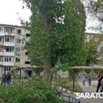 Атака беспилотников в Саратовской области: у повреждённых домов продолжается ликвидация последствий
