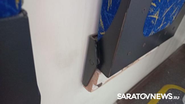 Саратовцев возмутили заблокированные сиденья в троллейбусе Саратовцев возмутили заблокированные сиденья в троллейбусе