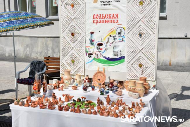 В Саратове открылась «Палитра ремесел»: от афонских икон до значков из скейтбордов В Саратове открылась «Палитра ремесел»: от афонских икон до значков из скейтбордов