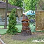 Трагедия в горпарке: на месте гибели девочки саратовцы начали устраивать мемориал Трагедия в горпарке: на месте гибели девочки саратовцы начали устраивать мемориал