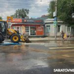 Коммунальщики устроили потоп на улице Чернышевского в Саратове