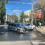 В центре Саратова в ДТП пострадали два пенсионера В центре Саратова в ДТП пострадали два пенсионера