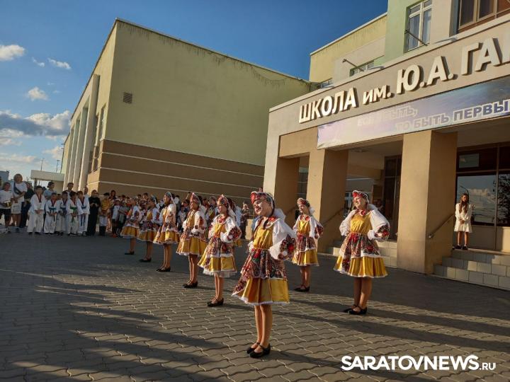 В Энгельсе на Шуровой горе прошел праздник микрорайона В Энгельсе на Шуровой горе прошел праздник микрорайона