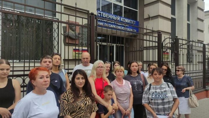 Саратовцы просят проверить активистов, мешающих благоустройству сквера Саратовцы просят проверить активистов, мешающих благоустройству сквера