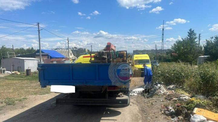 14-летний мальчик погиб под колесами «КамАЗа» в Саратове 14-летний мальчик погиб под колесами «КамАЗа» в Саратове
