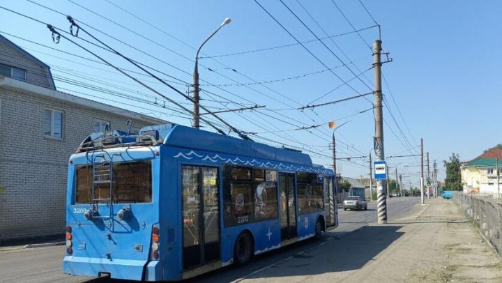 В Саратове прервалось движение троллейбусов 5-го маршрута В Саратове прервалось движение троллейбусов 5-го маршрута