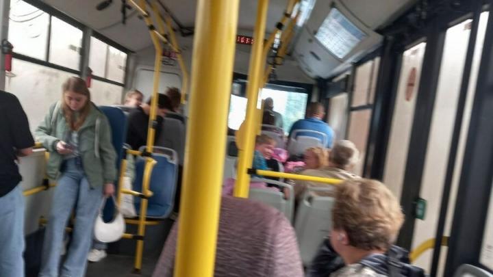 В Саратове из-за ДТП прервано движение трех троллейбусных маршрутов В Саратове из-за ДТП прервано движение трех троллейбусных маршрутов