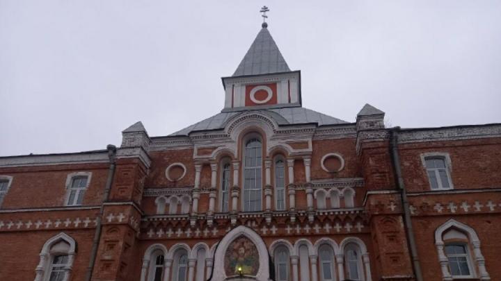 Православные саратовцы отмечают праздник Успения Богородицы Православные саратовцы отмечают праздник Успения Богородицы