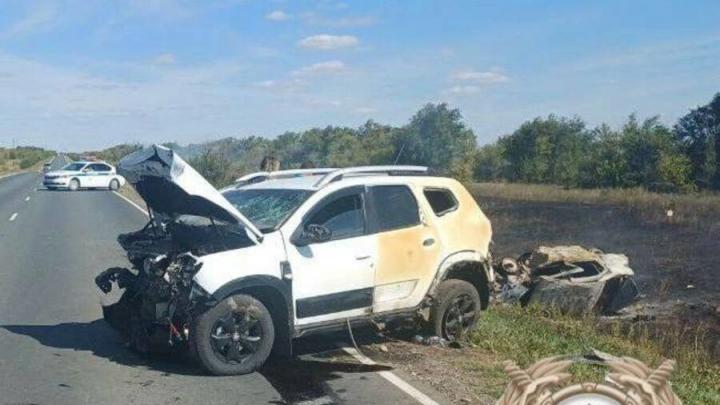 Трое пострадали в ДТП с двумя «Рено» в Пугачевском районе Трое пострадали в ДТП с двумя «Рено» в Пугачевском районе