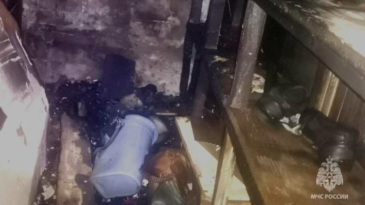 Пятиэтажная расселенка горела в Заводском районе Саратова Пятиэтажная расселенка горела в Заводском районе Саратова