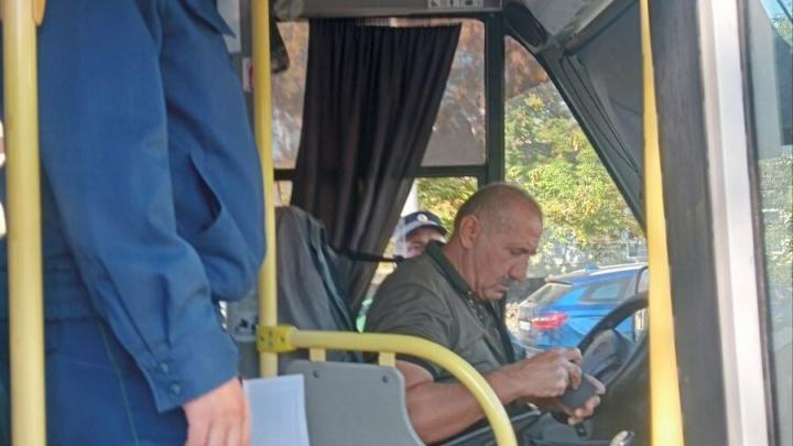 В Энгельсе обнаружен водитель автобуса без прав В Энгельсе обнаружен водитель автобуса без прав