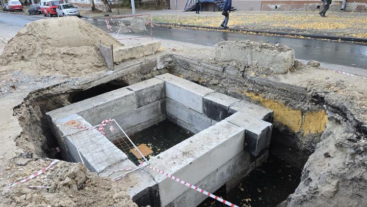 В Саратове придумали необычный способ перекрывать незаконные врезки в коллектор В Саратове придумали необычный способ перекрывать незаконные врезки в коллектор