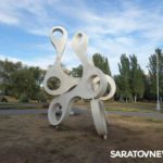 В Энгельсе появился туристический трек с миниатюрными скульптурами символа города