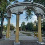 В Энгельсе появился туристический трек с миниатюрными скульптурами символа города