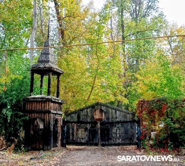Заброшенная база отдыха в Марксе привлекает туристов сказочной атмосферой Заброшенная база отдыха в Марксе привлекает туристов сказочной атмосферой