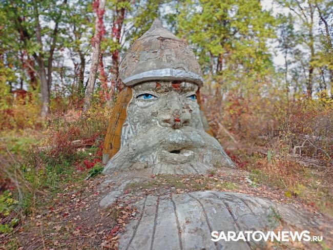 Заброшенная база отдыха в Марксе привлекает туристов сказочной атмосферой Заброшенная база отдыха в Марксе привлекает туристов сказочной атмосферой