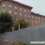В Саратове расширили площадь ограждения у дома с рухнувшей стеной