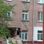 В Саратове расширили площадь ограждения у дома с рухнувшей стеной