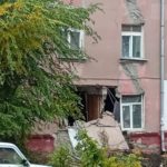 В Саратове расширили площадь ограждения у дома с рухнувшей стеной