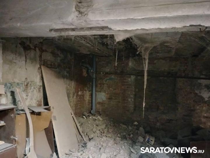 В саратовской многоэтажке обрушился подвал В саратовской многоэтажке обрушился подвал