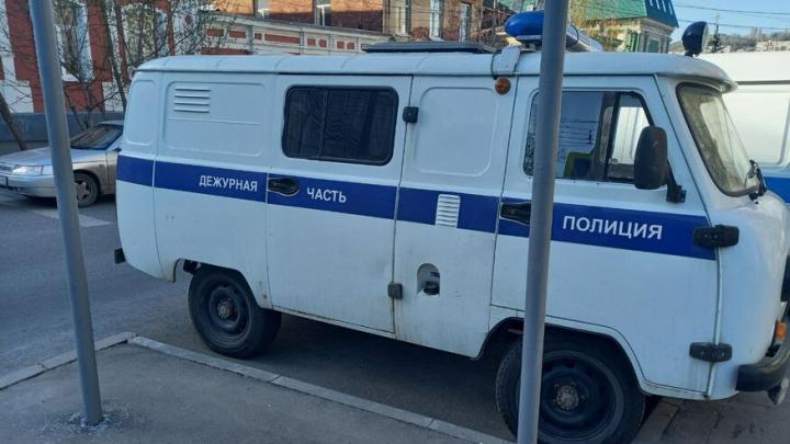 Саратовский рецидивист сел погреться в чужую машину и угнал ее Саратовский рецидивист сел погреться в чужую машину и угнал ее