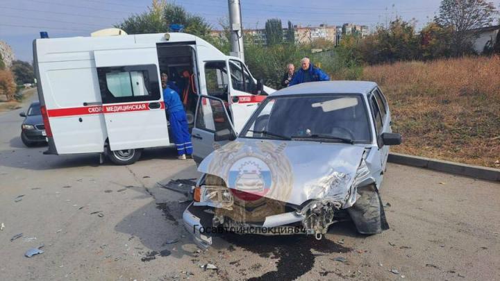 Оба водителя в больнице после ДТП с «Ладами» в Заводском районе Саратова Оба водителя в больнице после ДТП с «Ладами» в Заводском районе Саратова