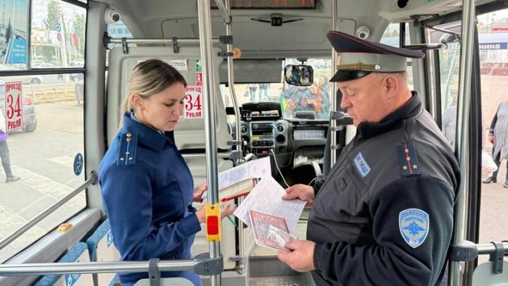 Прокуратура выявила нарушения в работе саратовских маршруток Прокуратура выявила нарушения в работе саратовских маршруток