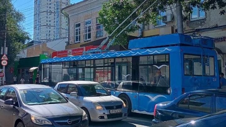 В Саратове на неделю закроют два троллейбусных маршрута В Саратове на неделю закроют два троллейбусных маршрута