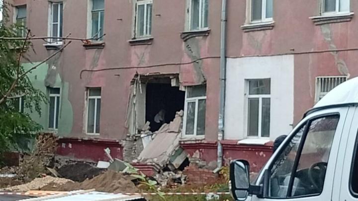В доме с обрушенной стеной в Саратове ускорят переселение В доме с обрушенной стеной в Саратове ускорят переселение