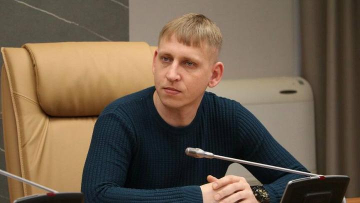 На ремонт 30 км дорог Саратова выделен 1 млрд рублей На ремонт 30 км дорог Саратова выделен 1 млрд рублей