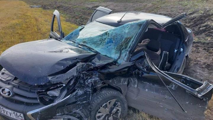 Три женщины пострадали в аварии с грузовиком и легковушкой в Балашове Три женщины пострадали в аварии с грузовиком и легковушкой в Балашове