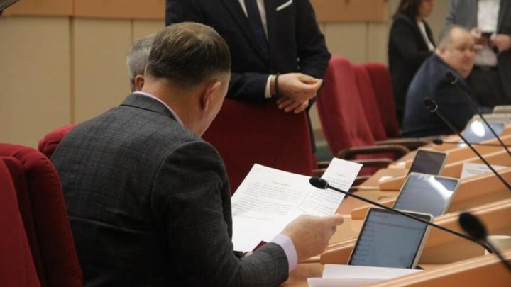 В Саратовской области могут отменить «подъёмные» для молодых специалистов — деньги оставят только для оборонных предприятий В Саратовской области могут отменить «подъёмные» для молодых специалистов — деньги оставят только для оборонных предприятий