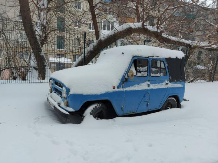 В Саратове вводят ограничения на стоянку машин для работы снегоуборочной техники В Саратове вводят ограничения на стоянку машин для работы снегоуборочной техники